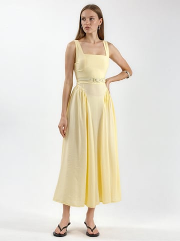 Robe Busem en jaune : devant
