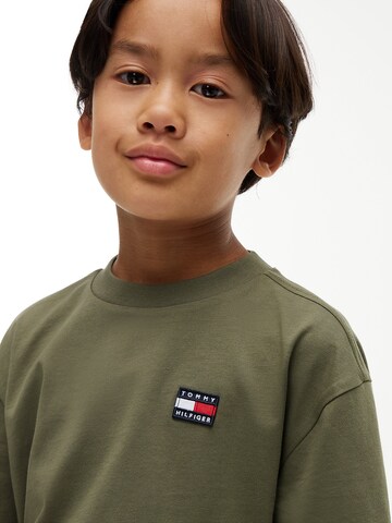 TOMMY HILFIGER T-Shirt 'Essential' in Grün