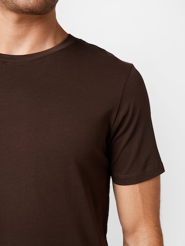 JACK & JONES Slim Fit T-Shirt in Braun