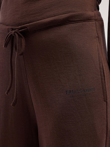Pantaloni di Trussardi in marrone