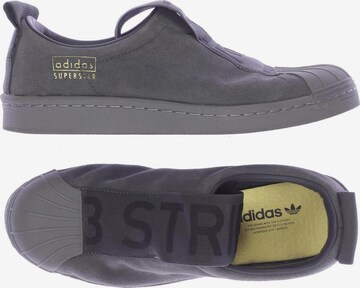 ADIDAS ORIGINALS Flats & Loafers in 37,5 in Grey: front