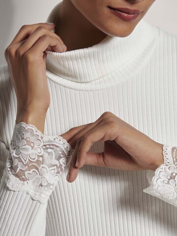 MADELEINE Shirt in Wit