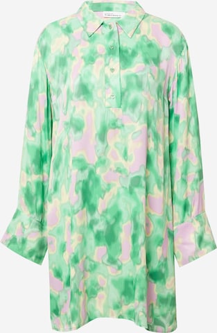 KAREN BY SIMONSEN Sukienka koszulowa 'Honey' w kolorze zielony: przód