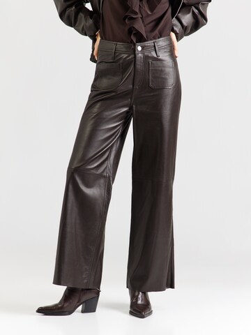 OAKWOOD - Pierna ancha Pantalón en marrón: frente