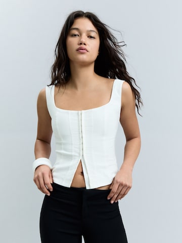 Bershka Toppi värissä valkoinen: etupuoli
