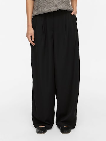 Barrel Pantaloni con pieghe 'VILee' di VILA in nero: frontale