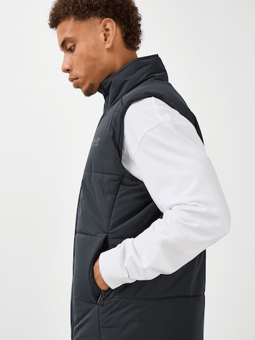 FC BAYERN MÜNCHEN Vest in Black