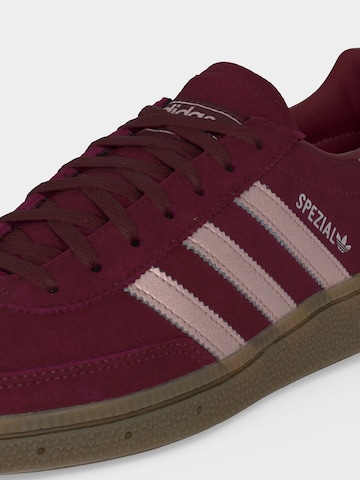 ADIDAS ORIGINALSNiske tenisice 'Handball Spezial' - crvena boja