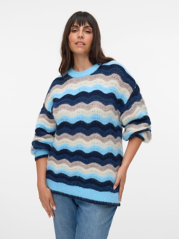 Pull-over 'VMCDoja' Vero Moda Curve en bleu : devant