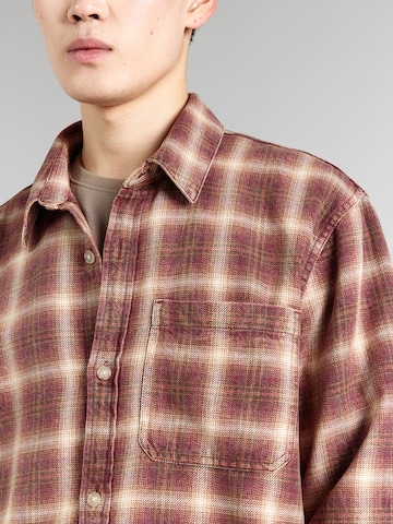 HOLLISTER Comfort Fit Košeľa - Červená