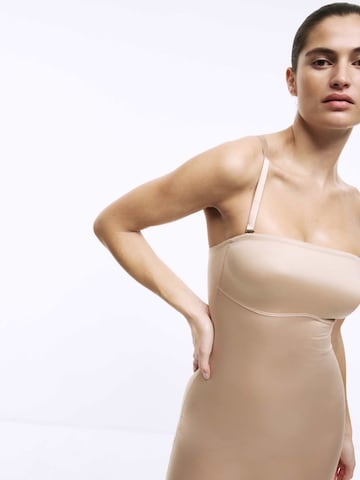 Body modelant Marks & Spencer en beige