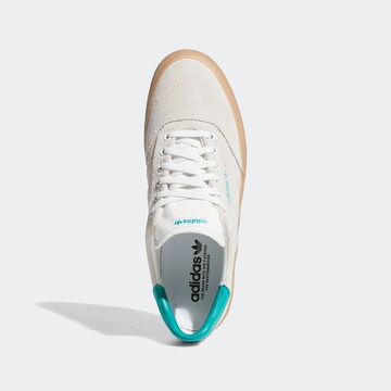 Baskets basses '3MC' ADIDAS ORIGINALS en blanc