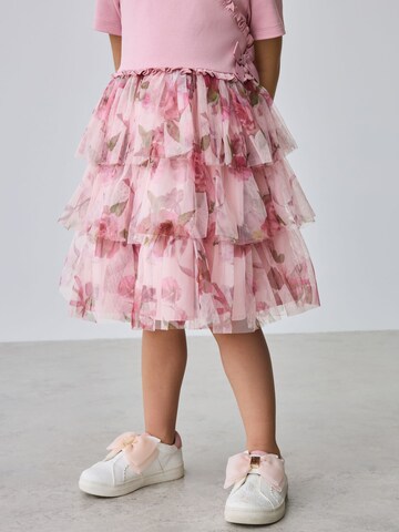 Robe Baker by Ted Baker en rose