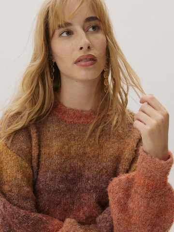 KAVAZI Pullover 'Foxglove' i brun