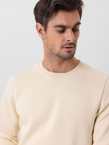 Jacey Quinn Sweatshirt 'Edrian' in White