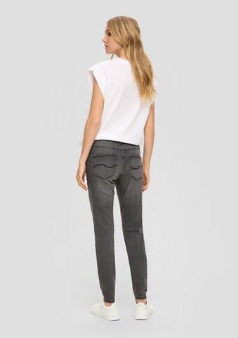 QS Slimfit Jeans 'Sadie' in Grau