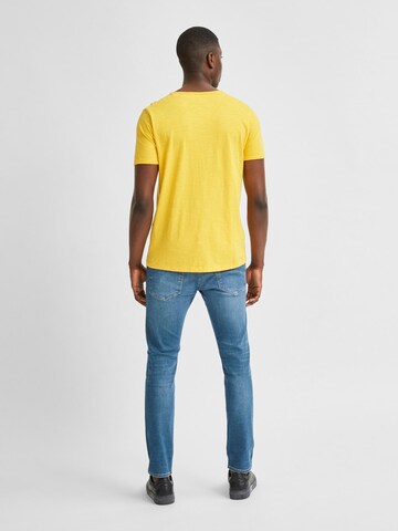 SELECTED T-Shirt 'SLHMORGAN' in Gelb