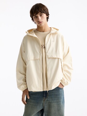 Pull&Bear Between-Season Jacket in Beige: front