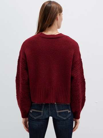 Mavi Kardigán - Červená