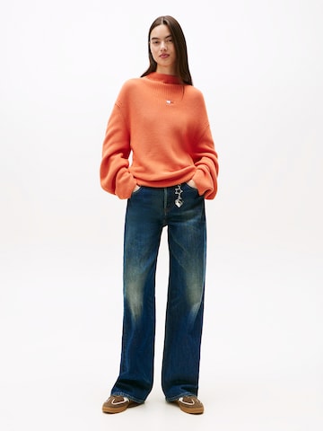 Pullover di Tommy Jeans in arancione