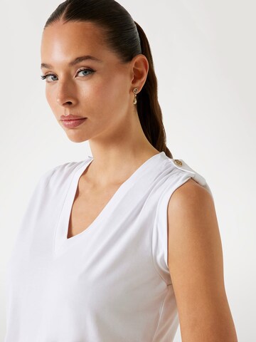 GUESS Top in White