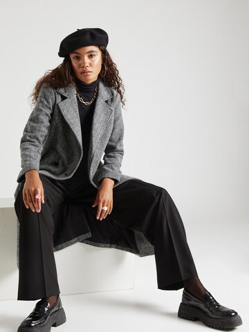 Manteau mi-saison 'Erika' ABOUT YOU en noir