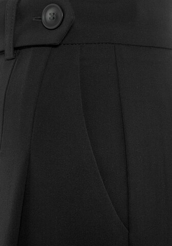 Wide leg Pantaloni con piega frontale di LASCANA in nero