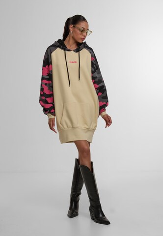Robe Dangerous DNGRS en beige