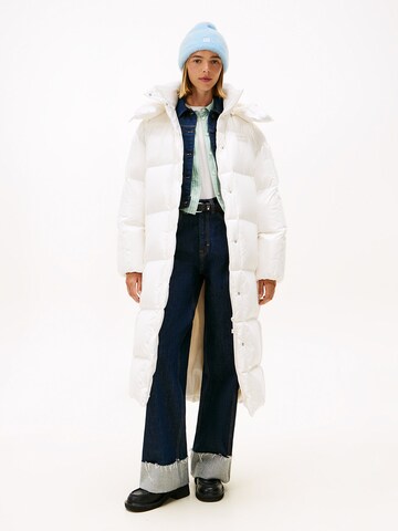 Palton de iarnă 'Alaska' de la Tommy Jeans pe alb: față