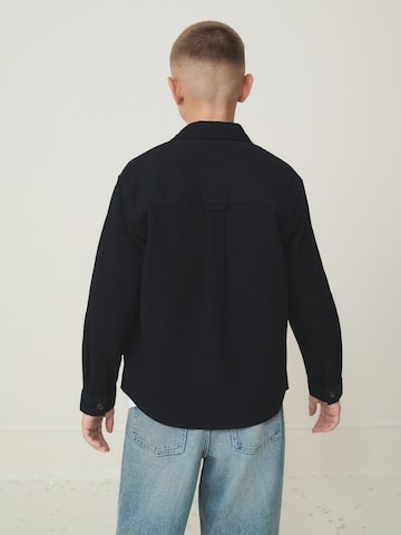 Next Преходно яке в черно