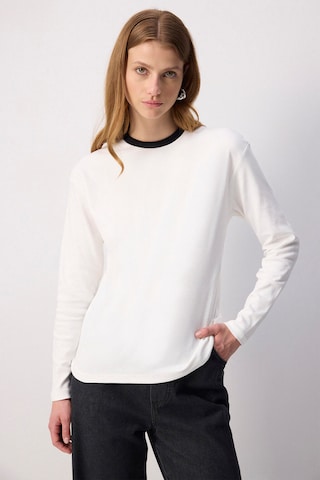 T-shirt Touche Prive en beige : devant