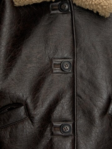 Giacca di mezza stagione di Pull&Bear in marrone