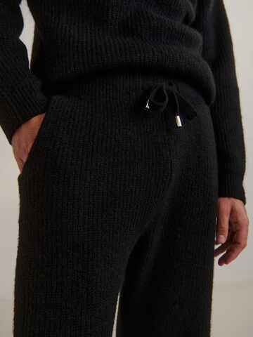 Guido Maria Kretschmer Men Tapered Broek 'Chris' in Zwart