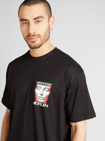 Tricou 'SLEEPWALK' de la Vertere Berlin pe negru