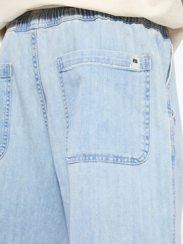 Loosefit Jeans di Pull&Bear in blu