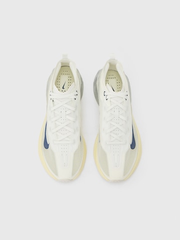 Baskets basses 'Ava X' Nike Sportswear en blanc
