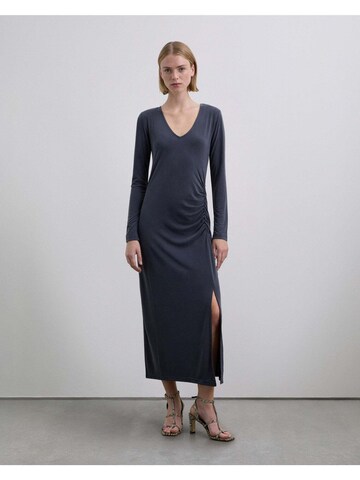 Scalpers Платье 'Facu' в Серый: спереди