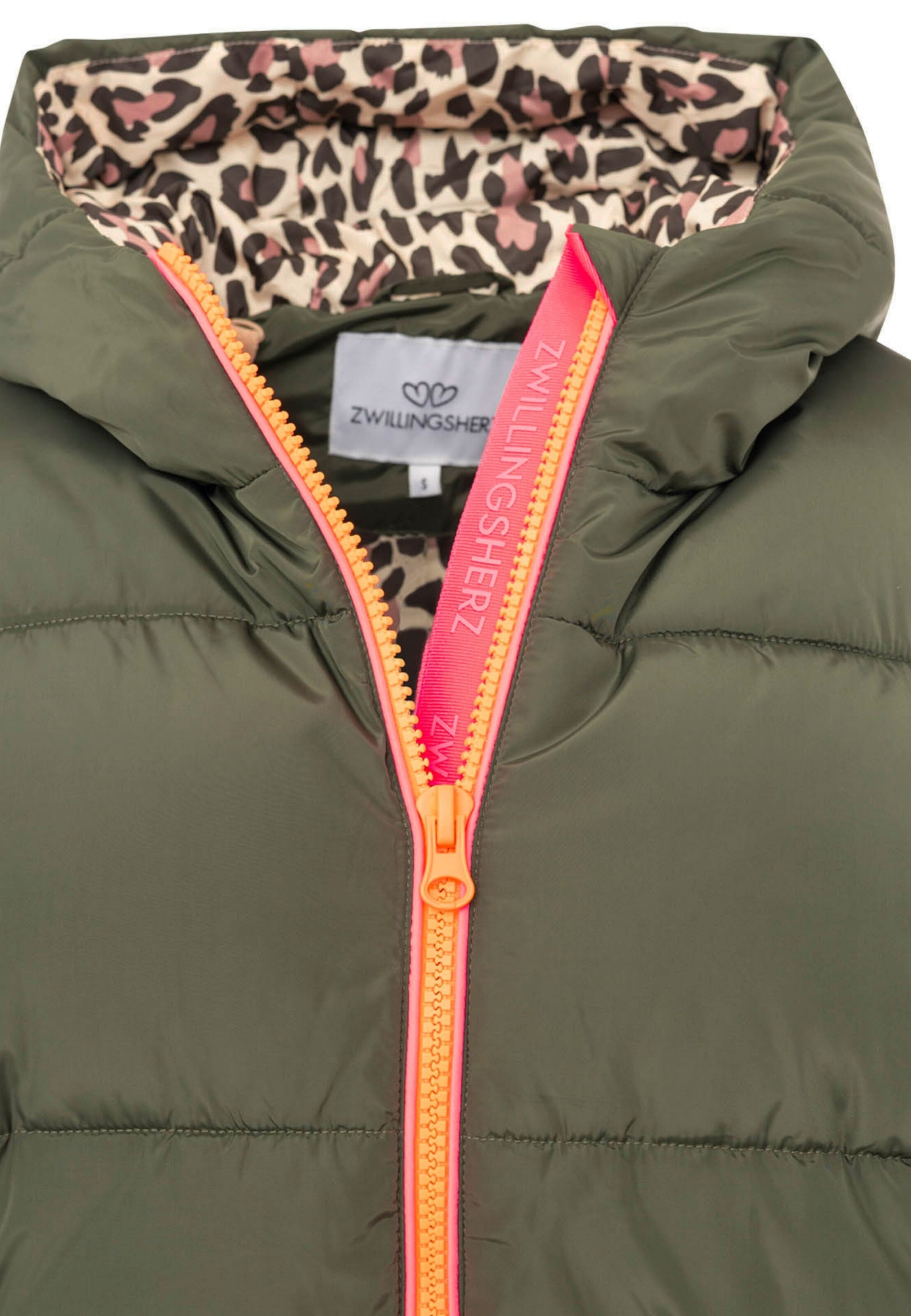 Zwillingsherz Winter coat in Green: front