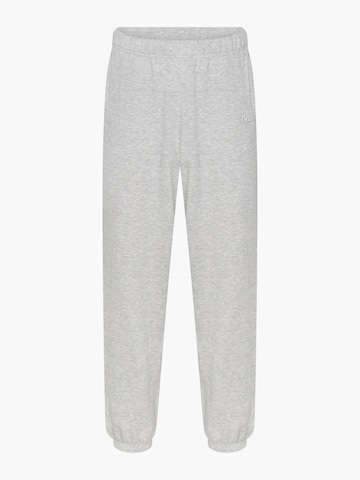 Effilé Pantalon 'Carrot' cfab (formerly creamy fabrics) en gris : devant