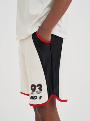 AND1 Regular Shorts in Beige