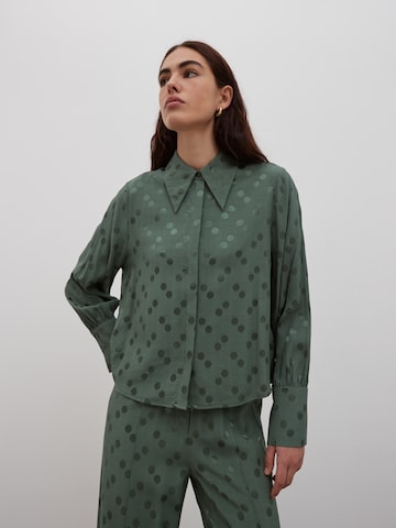 EDITED Blouse 'Delano' in Green: front