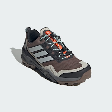 ADIDAS TERREX Χαμηλό παπούτσι 'Skychaser' σε καφέ