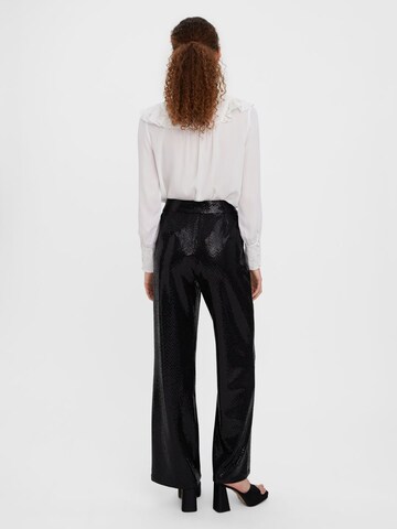 Regular Pantalon 'Lexi' VERO MODA en noir