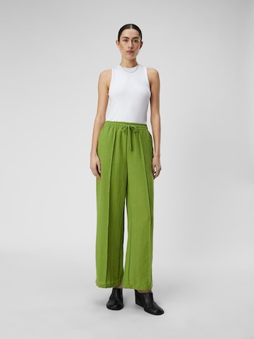 Regular Pantaloni 'Blea' de la OBJECT pe verde