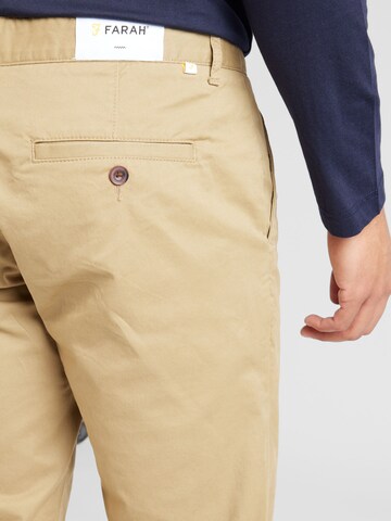 FARAH - Regular Calças chino 'Elm' em bege