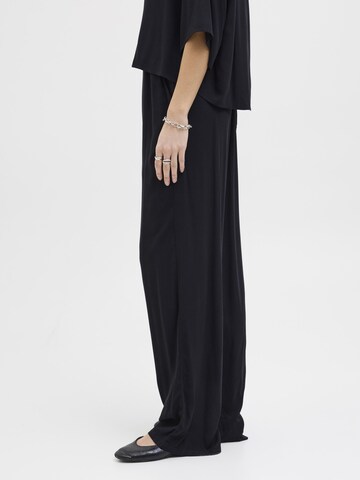 Loosefit Pantaloni di JJXX in nero