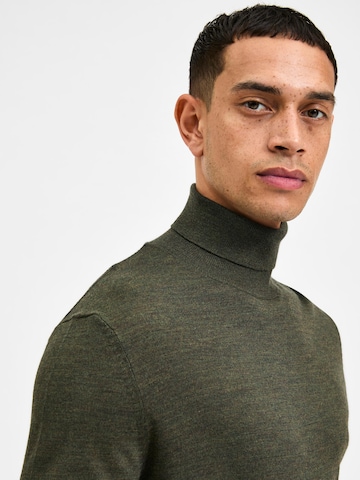 SELECTED HOMME Sweater in Green