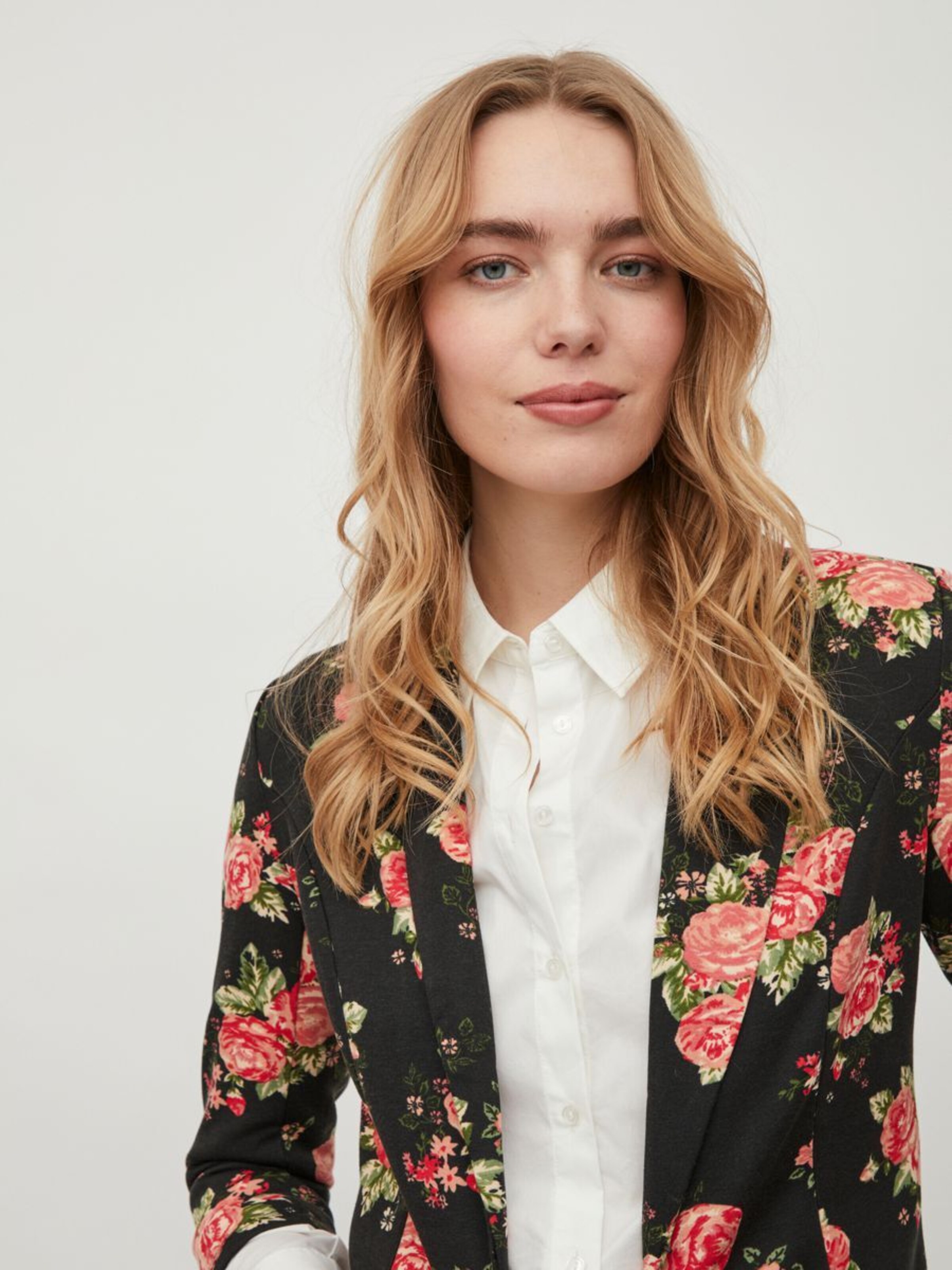 Frauen Blazer Vila Petite Blazer in Mischfarben, Schwarz - MT91867 Frauen Blazer Vila Petite Blazer in Mischfarben, Schwarz - MT91867