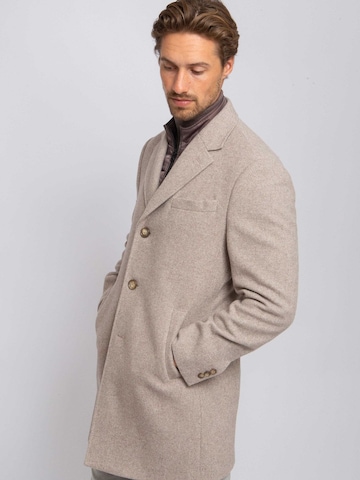 Suitable Winter coat in White
