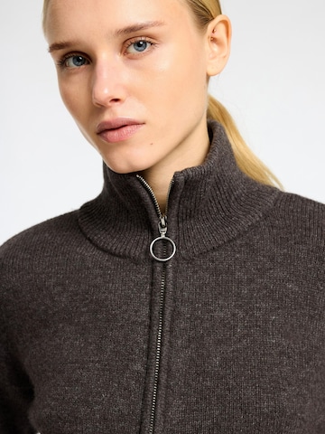 SELECTED Pullover i brun